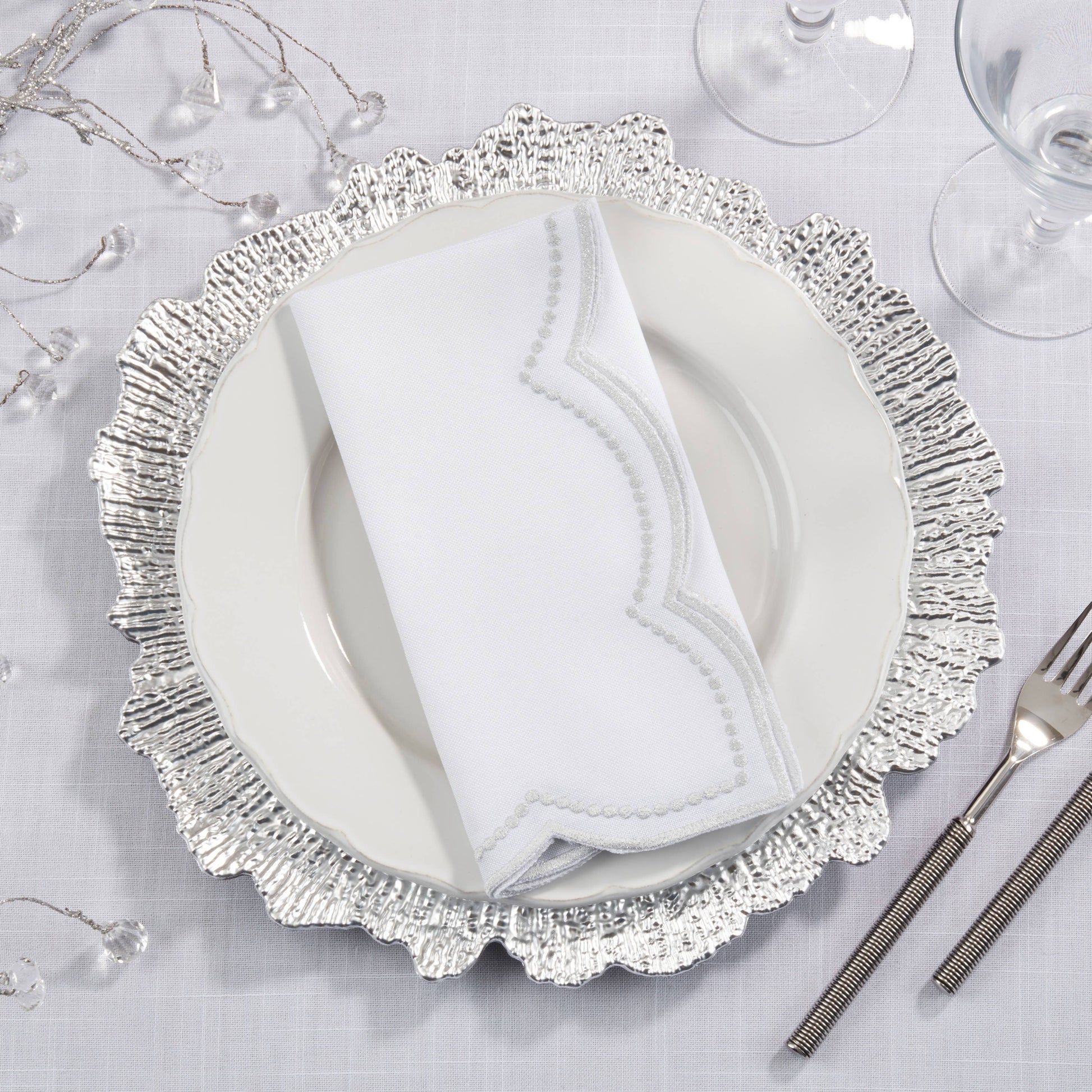 Embroidered Polka Dot Napkin w/ Scallop Edge | Set of 4