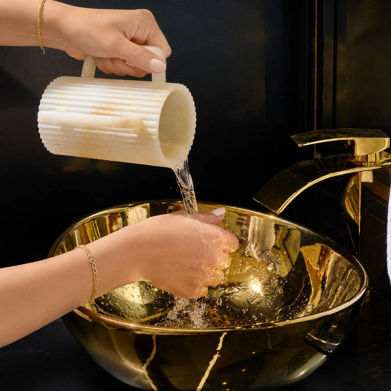 Fluted Resin Washing Cup