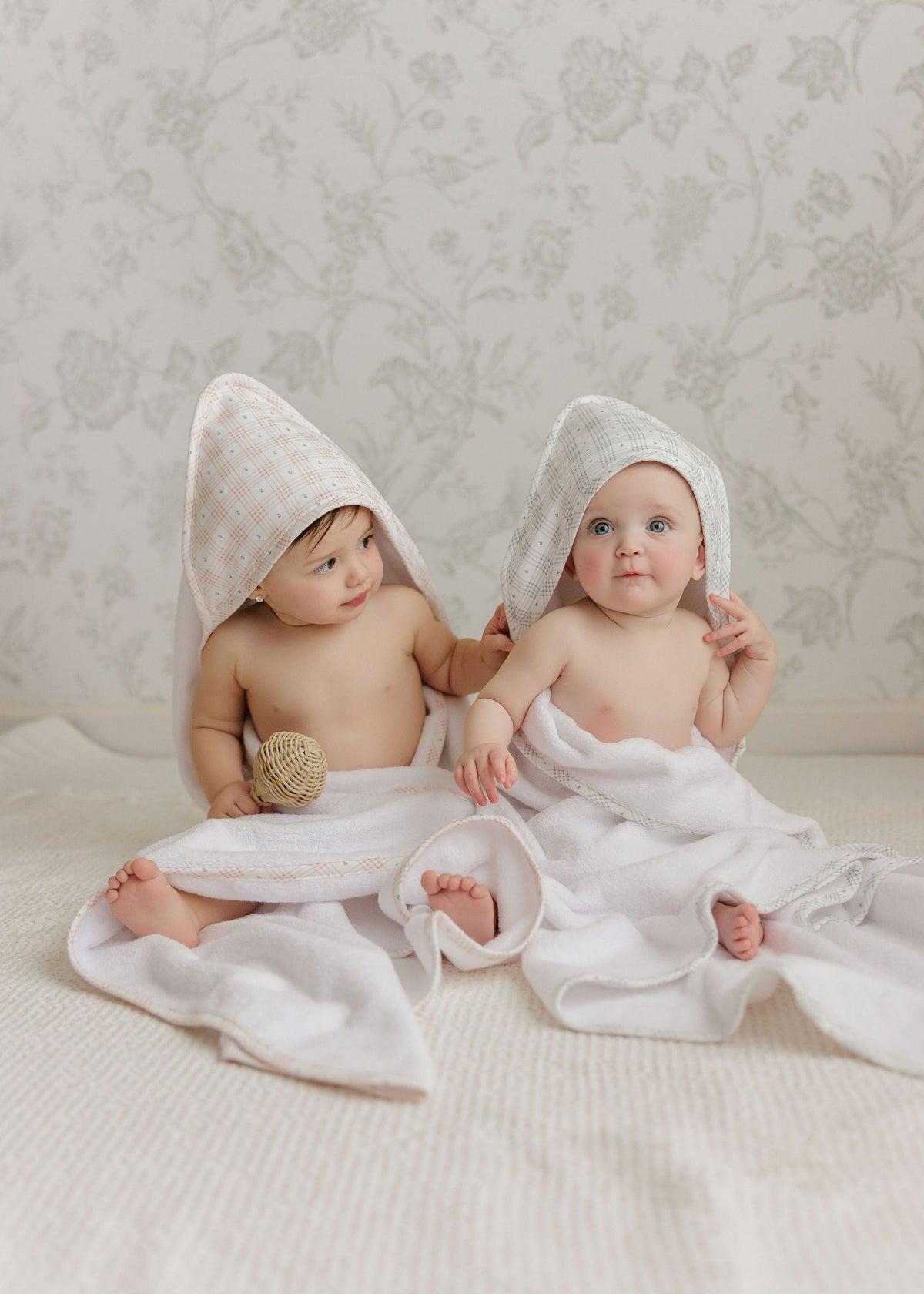 Solid Scalloped Hooded Towel and Washcloth Set