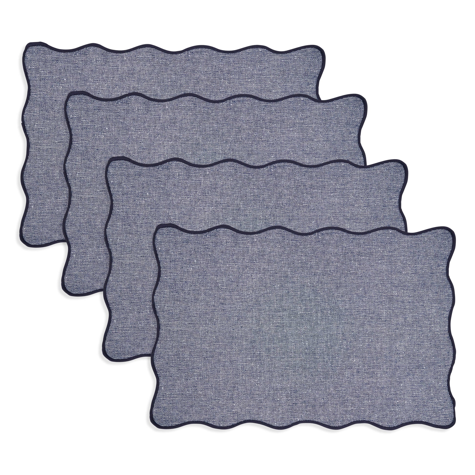 Scalloped Edge Charm Placemat