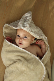 Delicate Neutral Branches Bath Towel