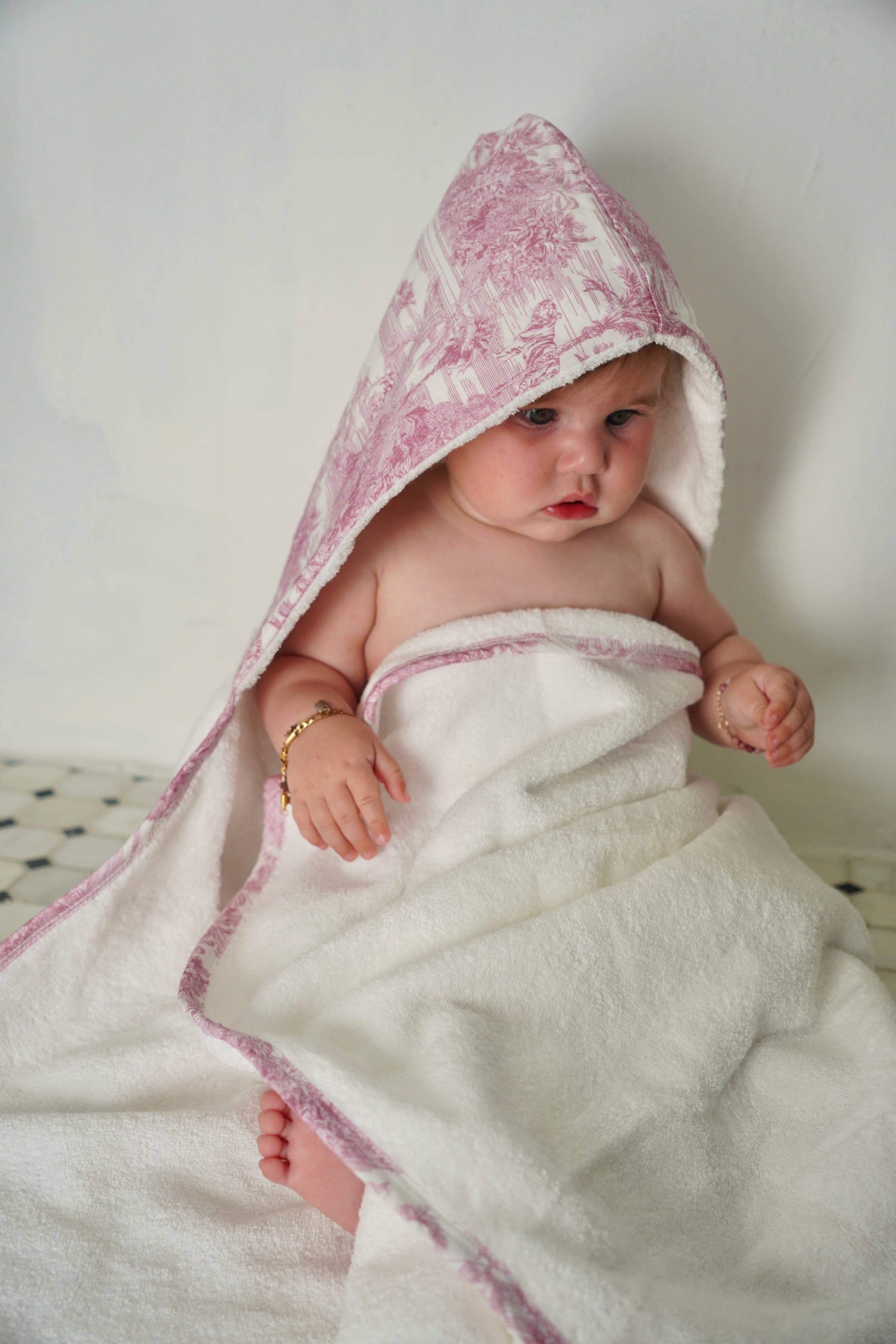 Jungle Toile Hooded Bath Towel