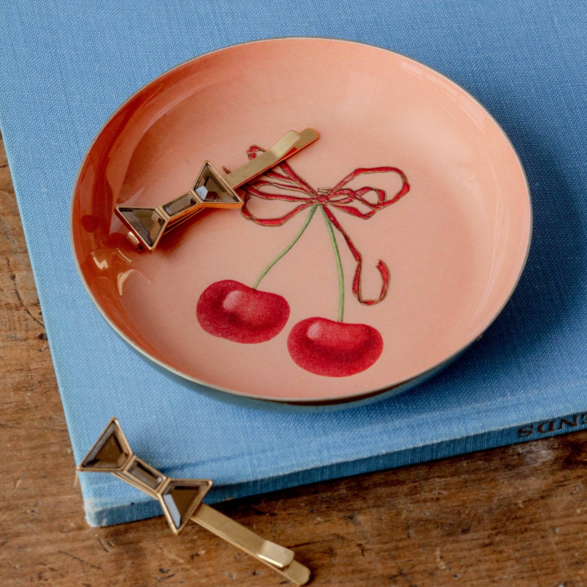 Round Enamel Decorative Tray