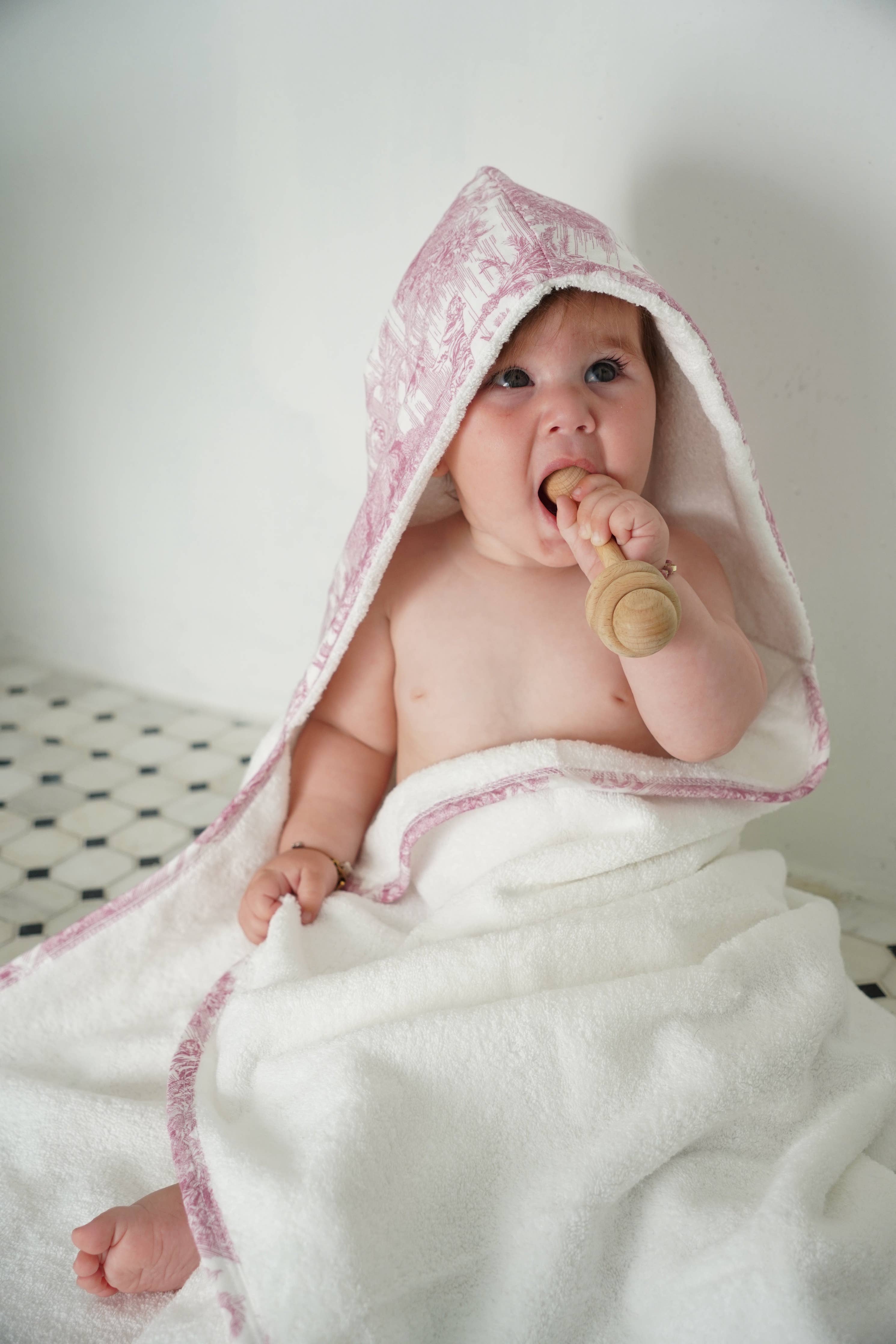 Jungle Toile Hooded Bath Towel