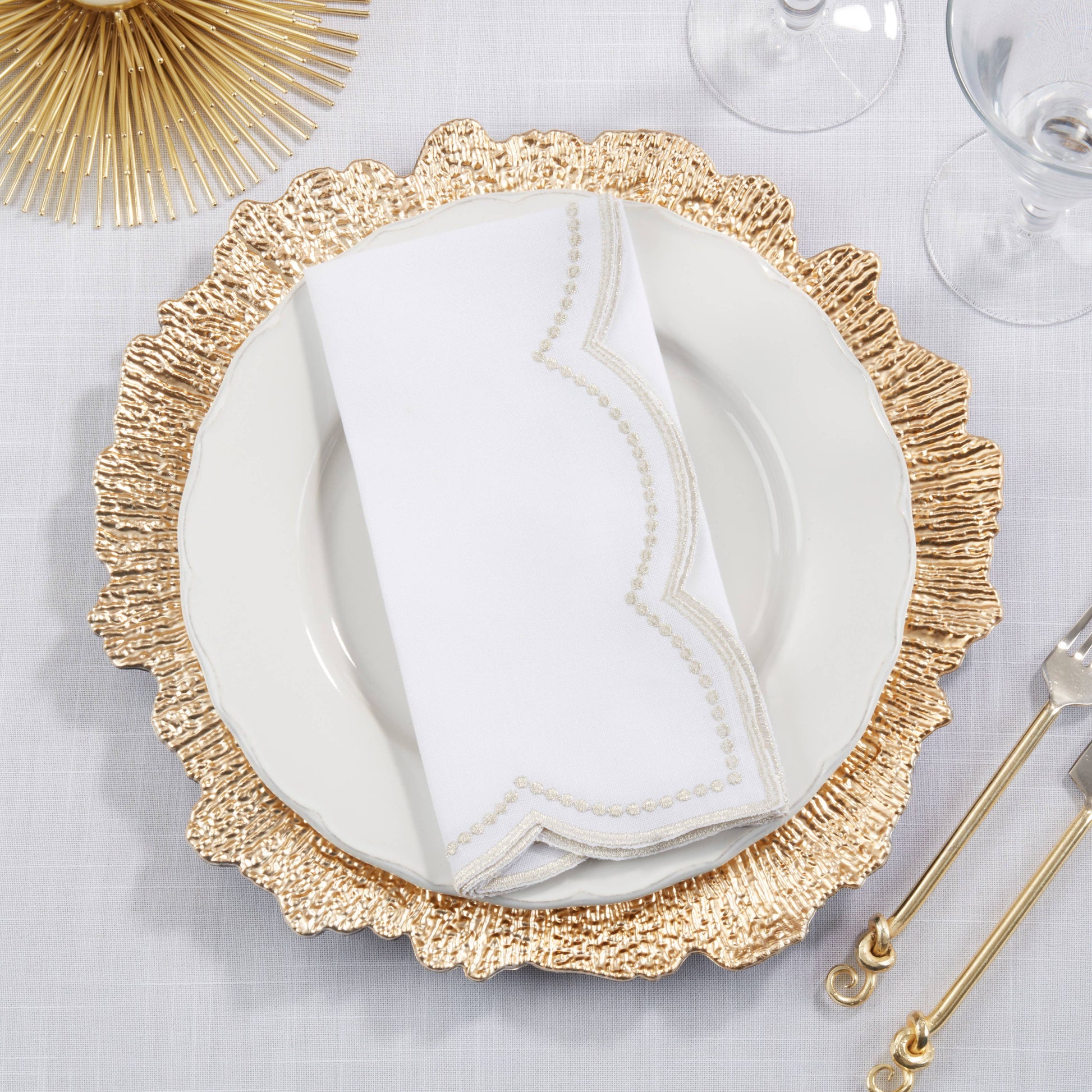 Embroidered Polka Dot Napkin w/ Scallop Edge | Set of 4