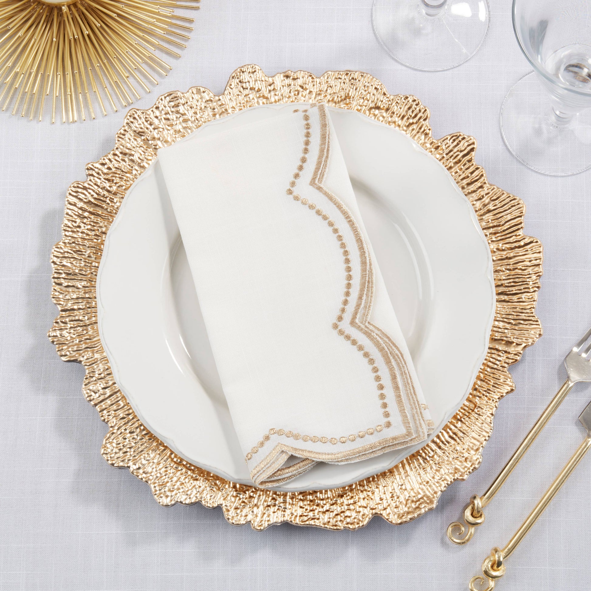 Embroidered Polka Dot Napkin w/ Scallop Edge | Set of 4