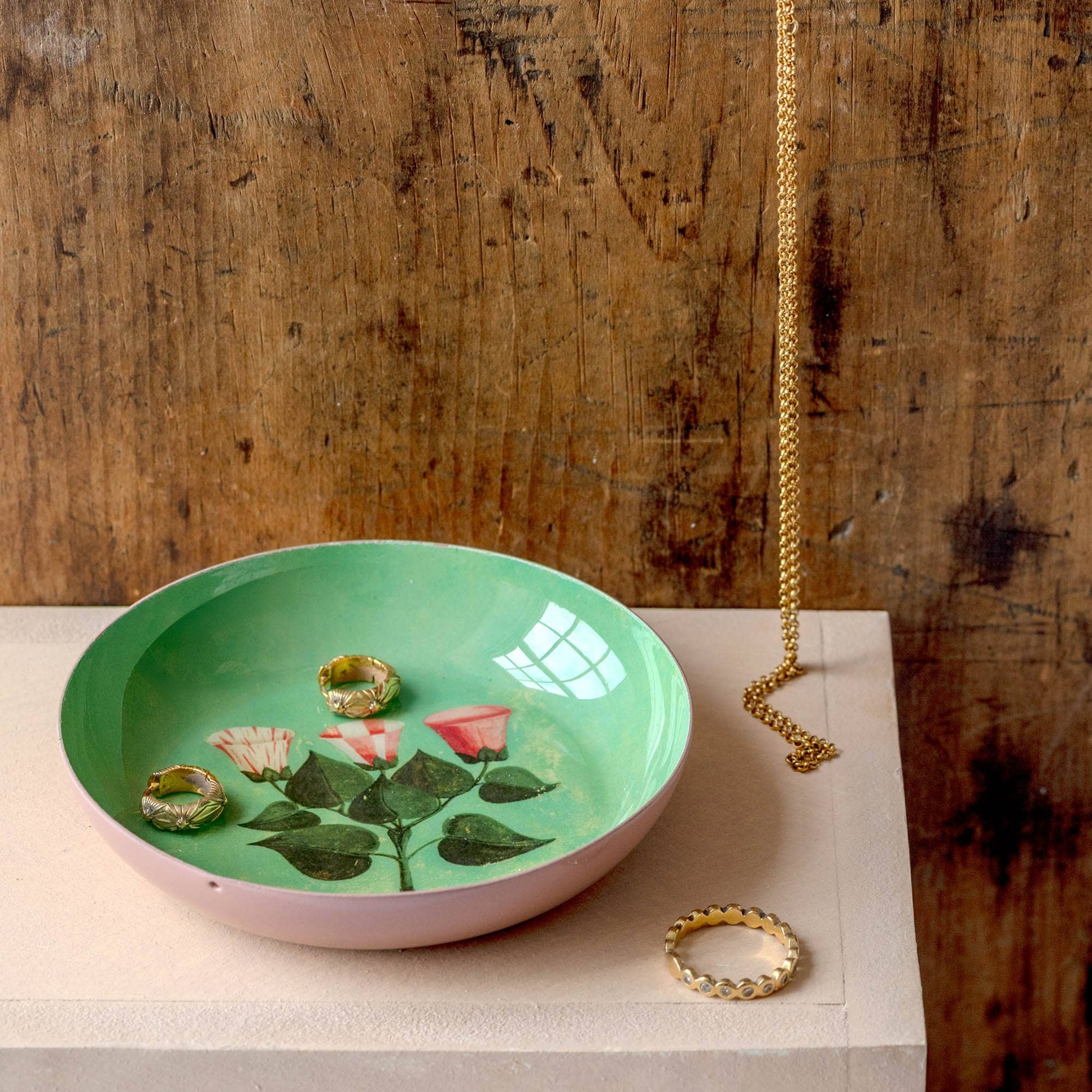 Round Enamel Decorative Tray