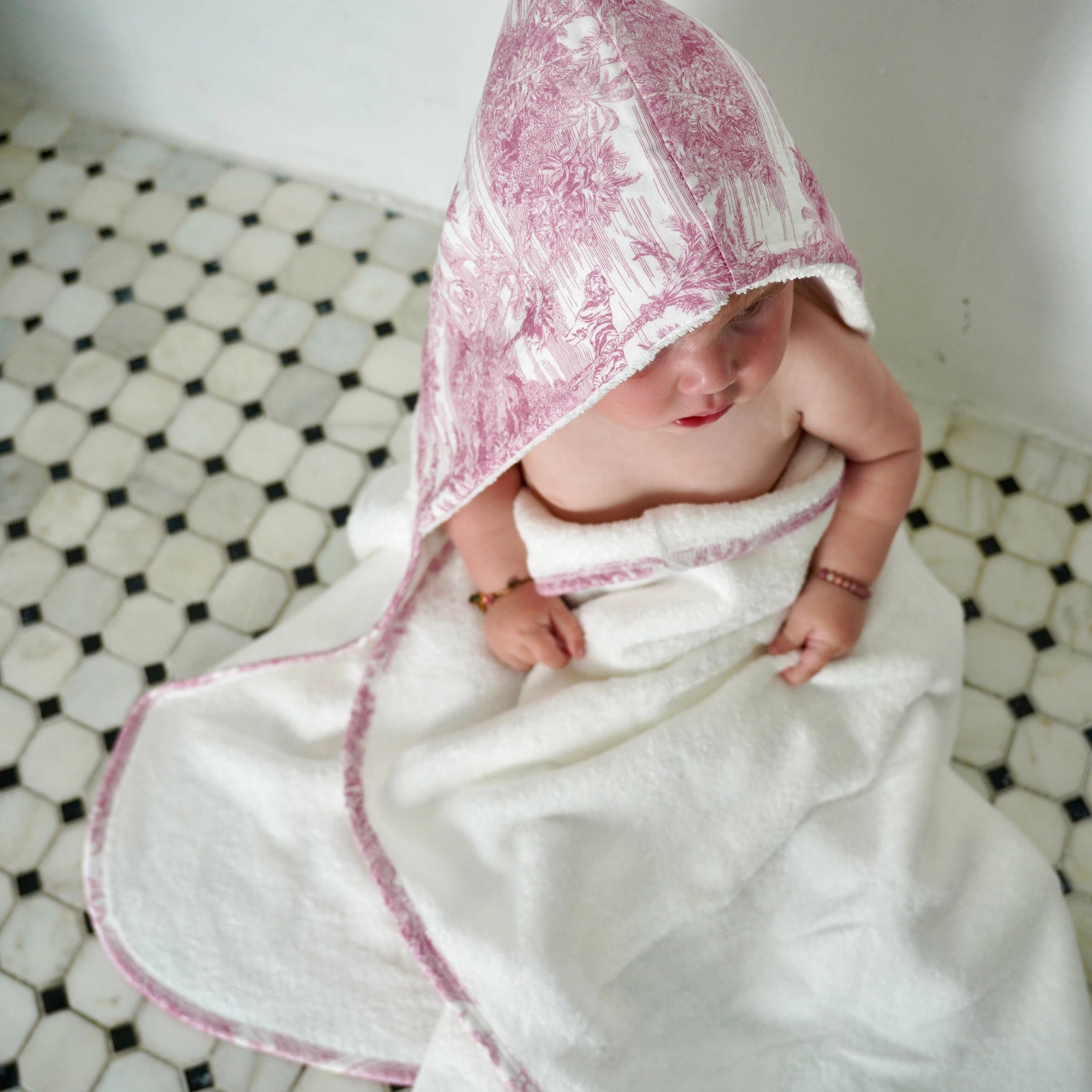 Jungle Toile Hooded Bath Towel