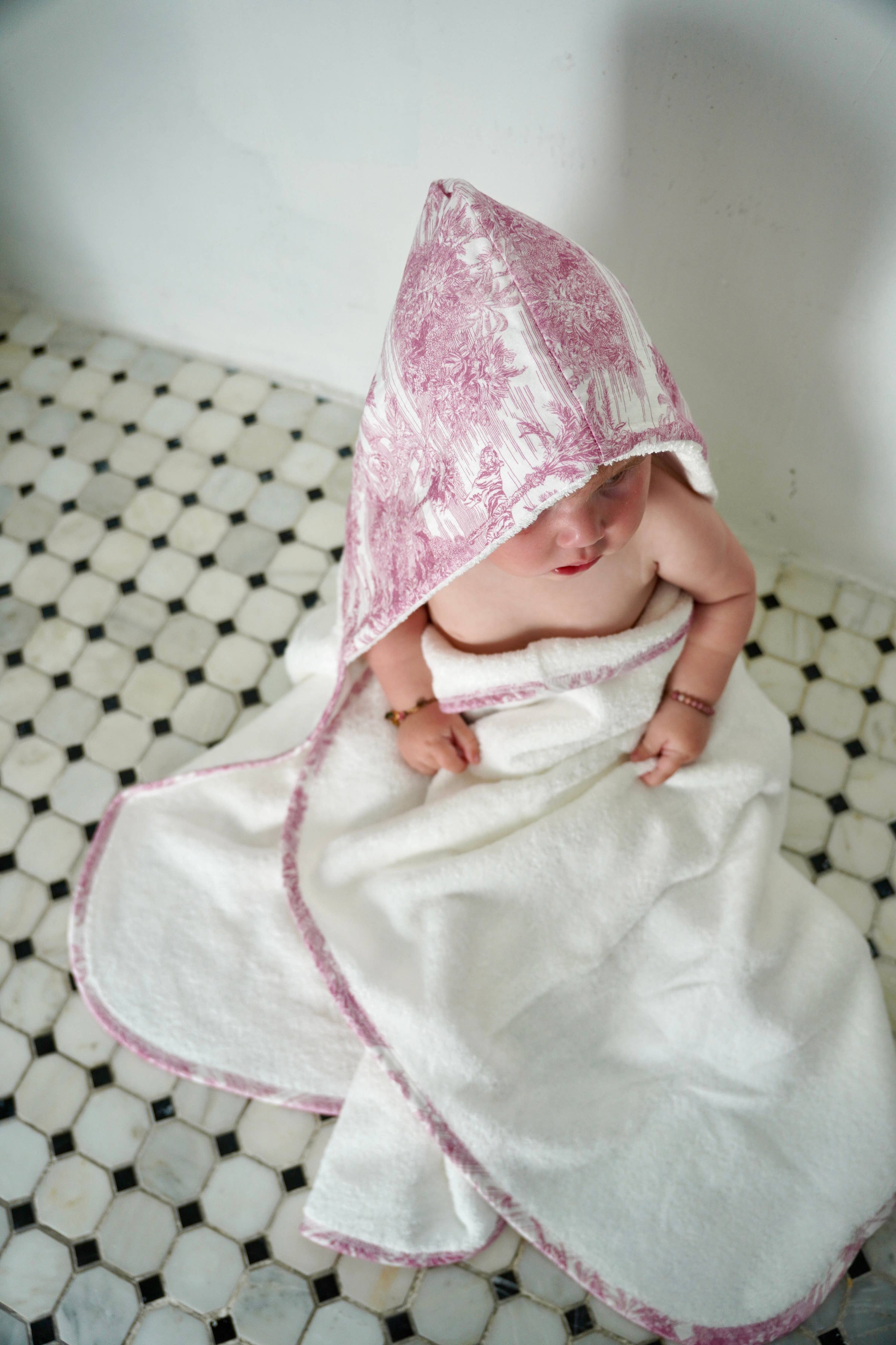 Jungle Toile Hooded Bath Towel
