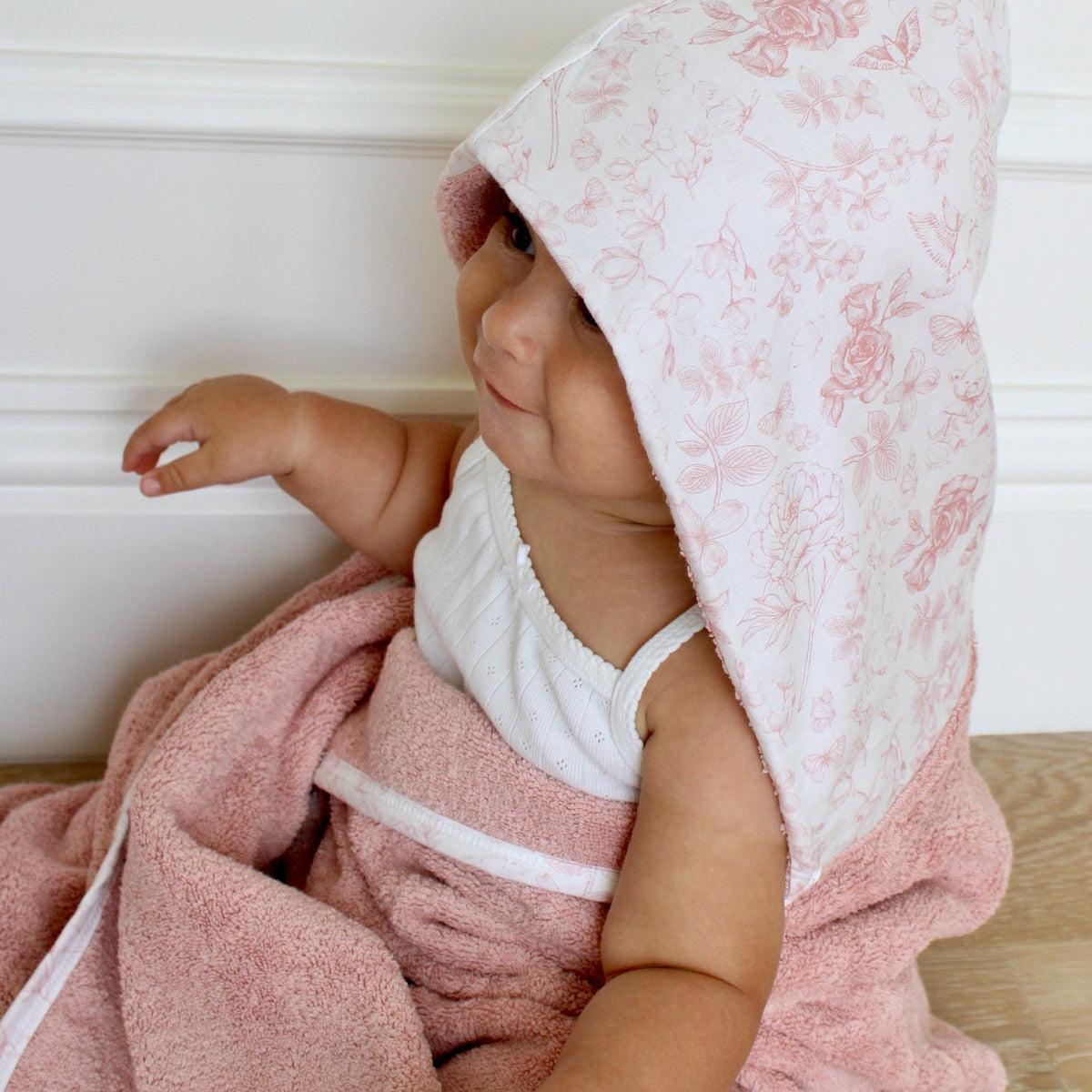 Toile Hooded Bath Towel