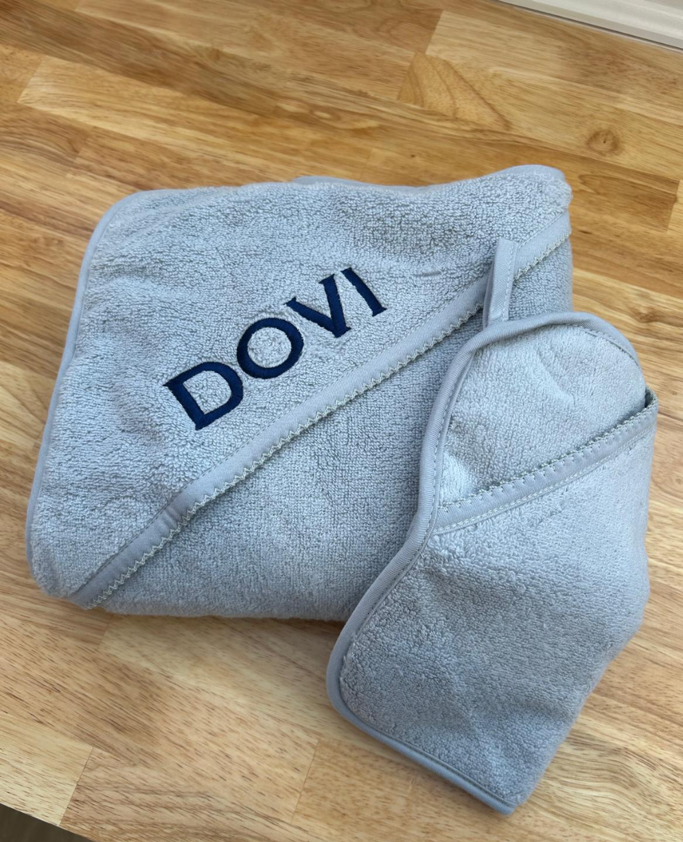 Solid Scalloped Hooded Towel and Washcloth Set