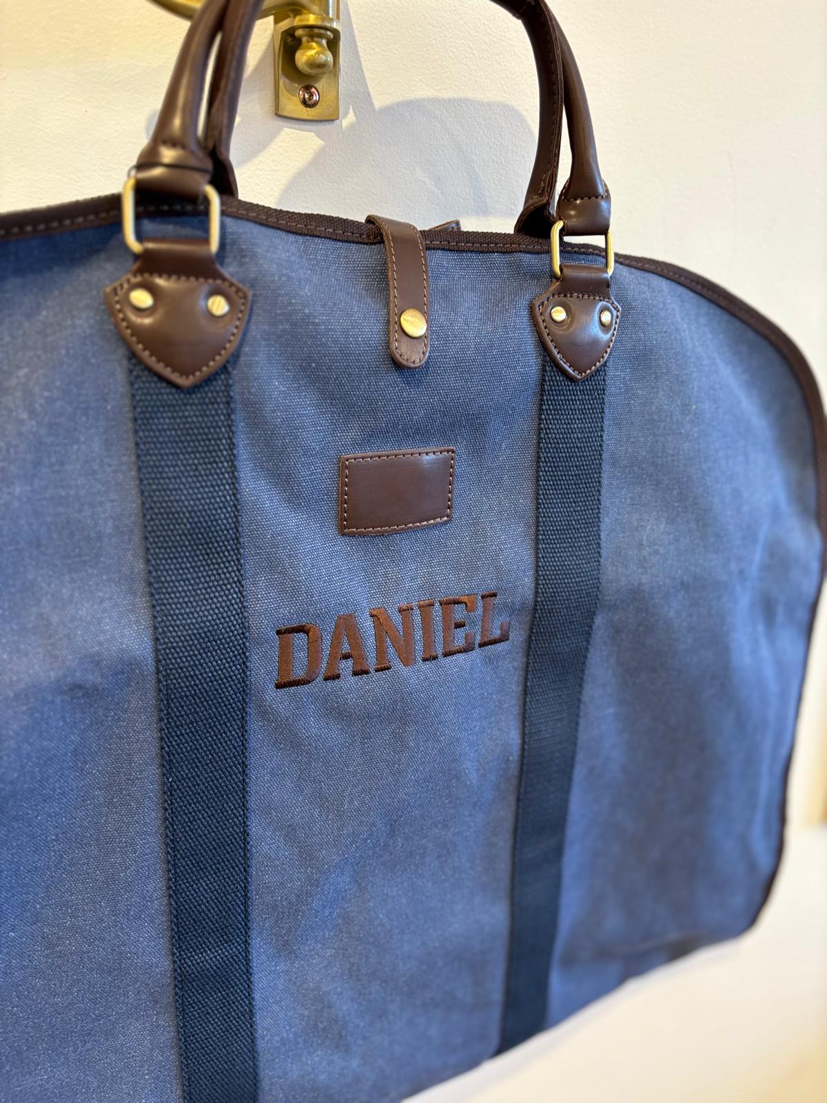 Central Embroidery Excursion Garment Bag - Thumbnail 4