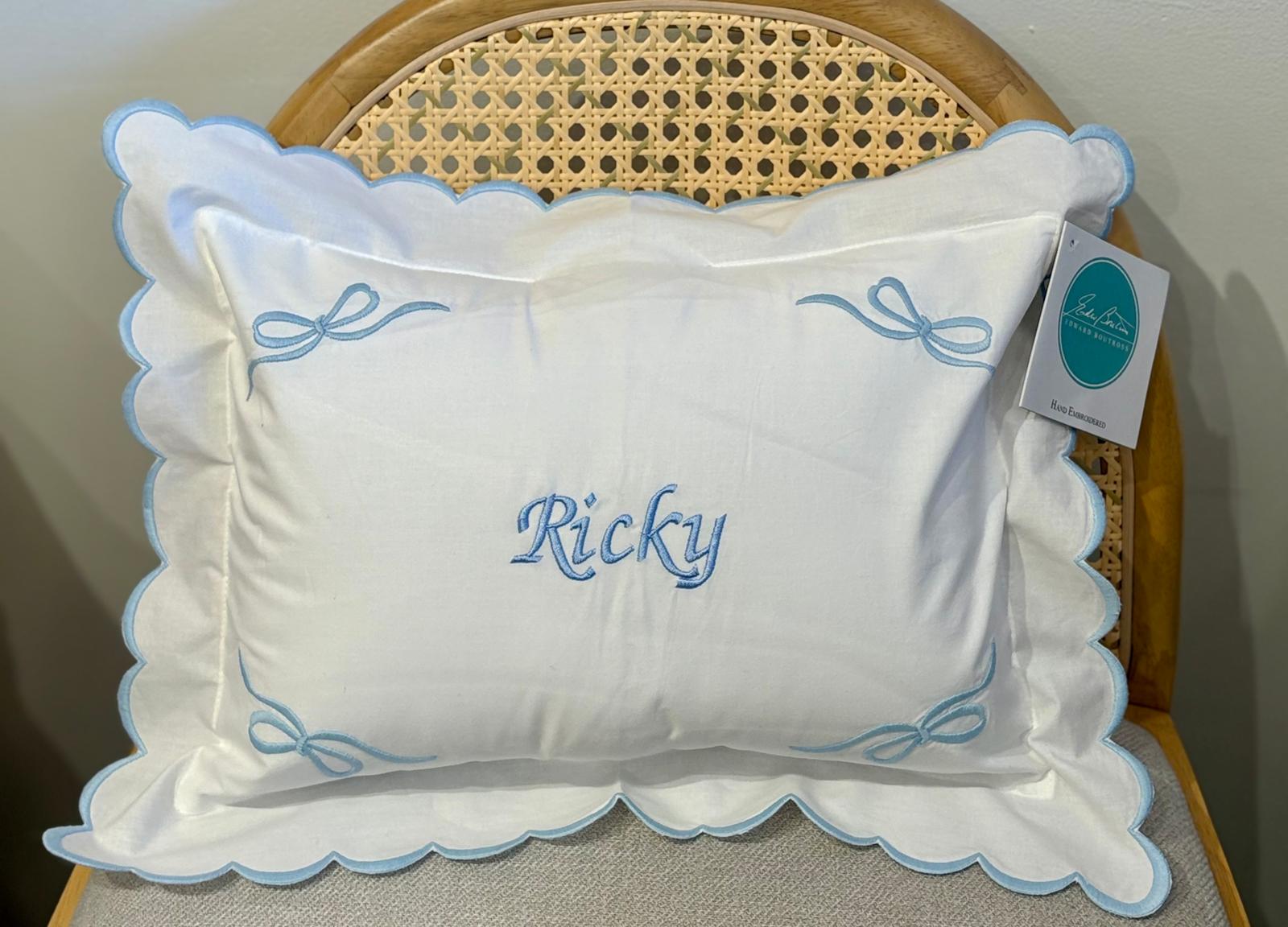 Central Embroidery Corner Bows Pillow - Thumbnail 5