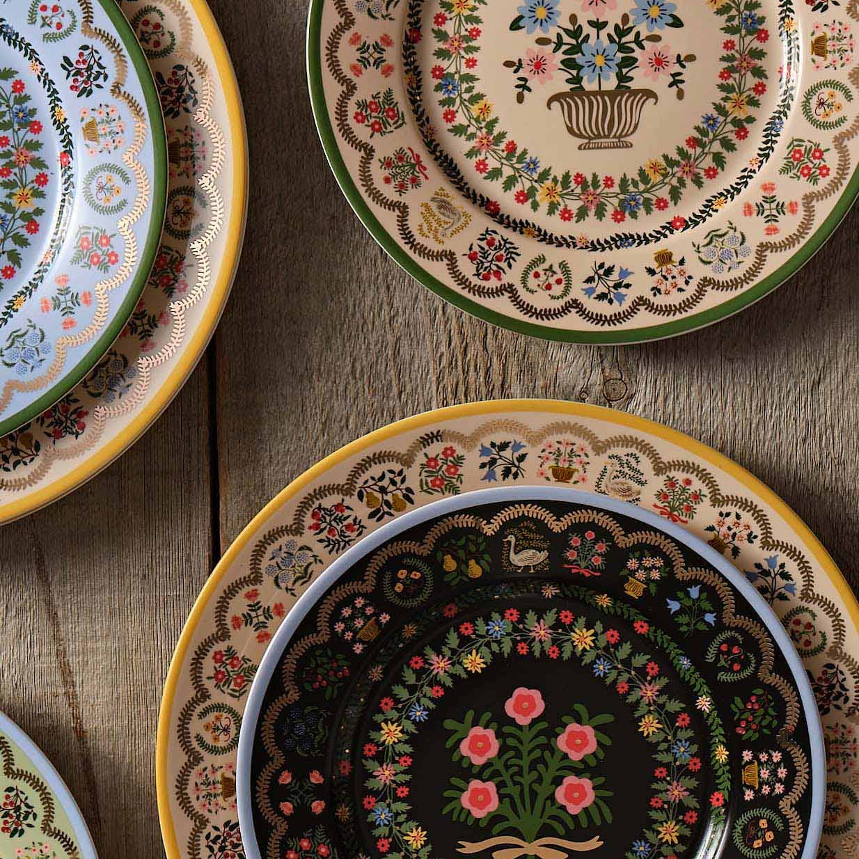 Rosette Porcelain Dessert Plate Set
