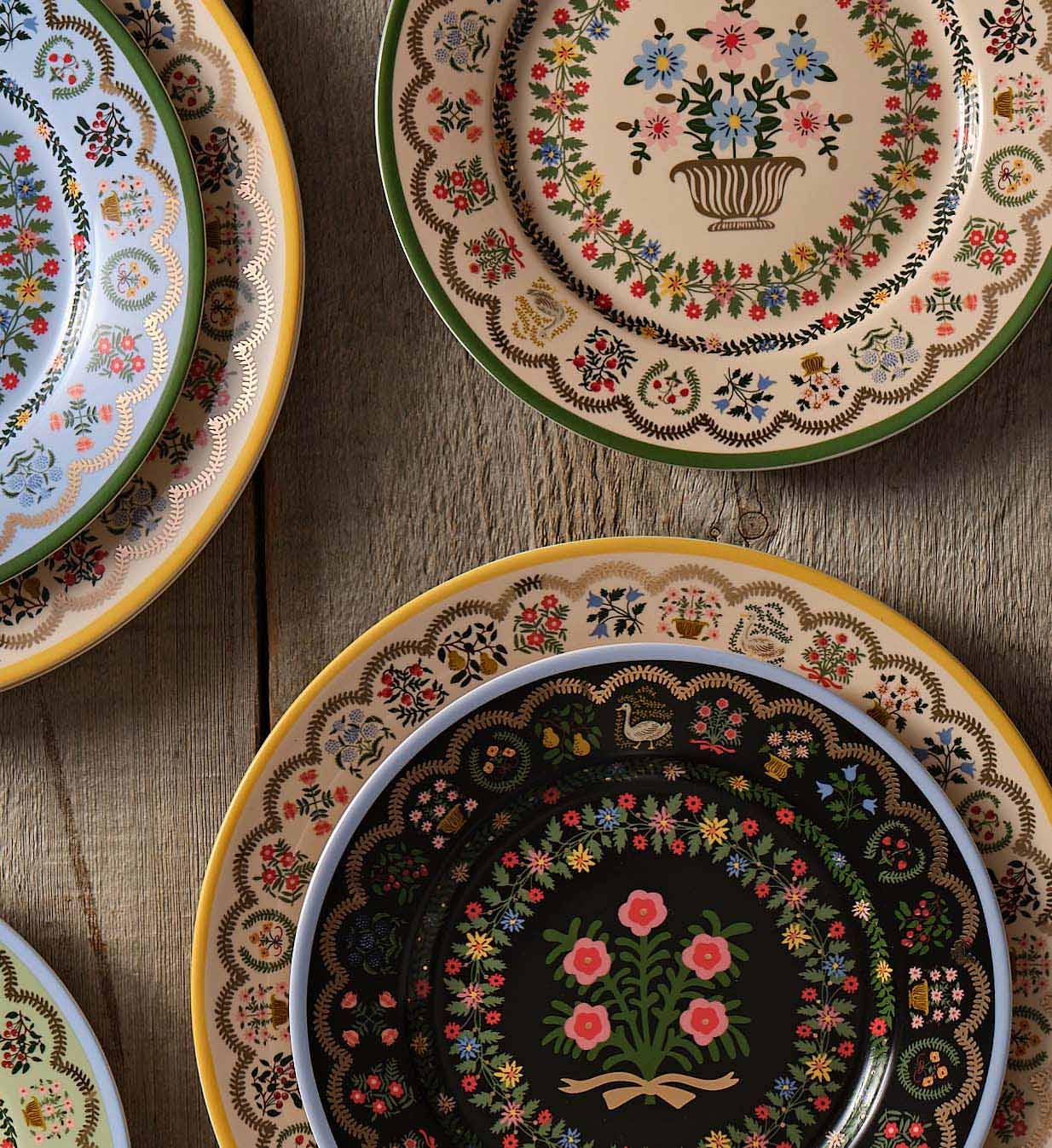 Rosette Porcelain Dessert Plate Set
