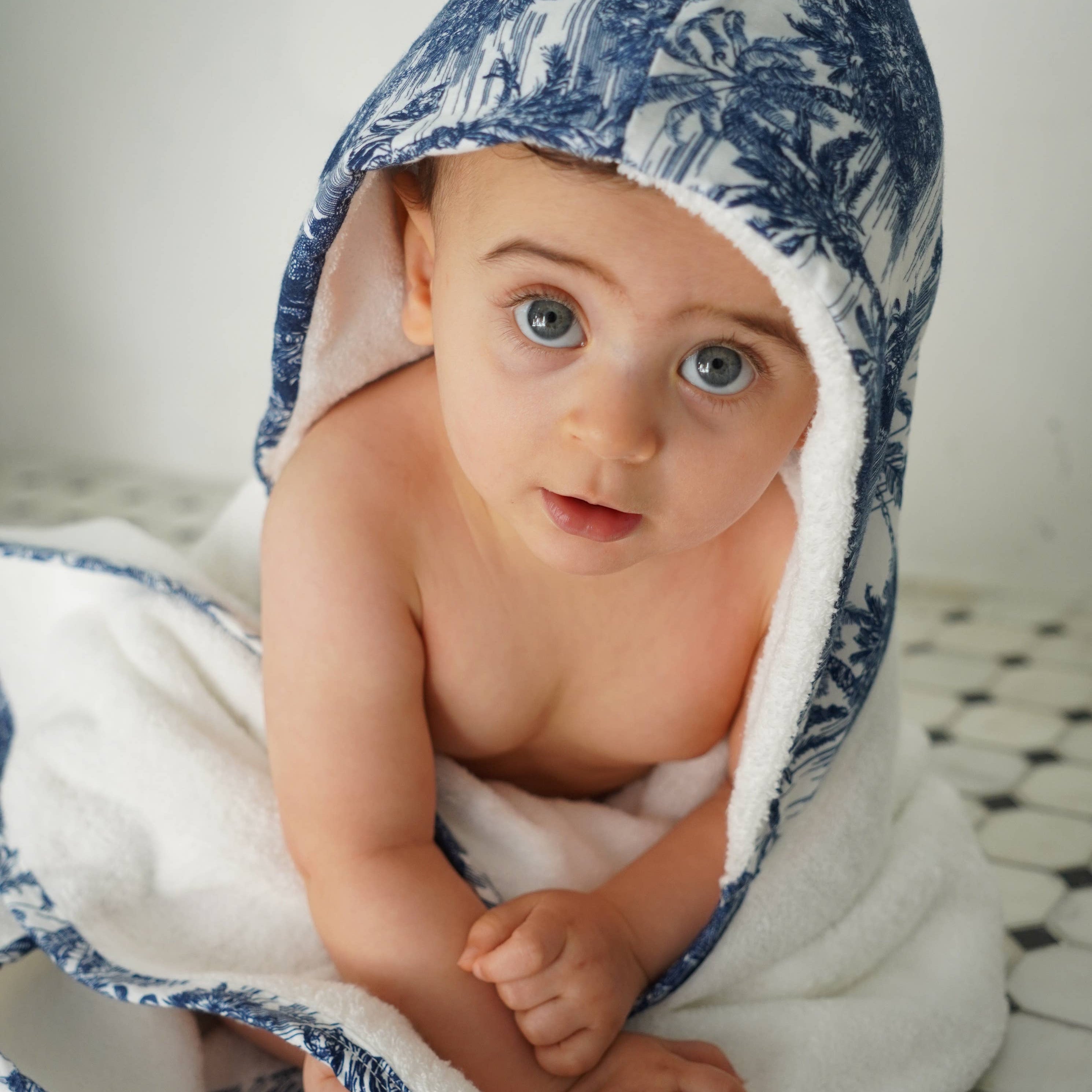 Jungle Toile Hooded Bath Towel