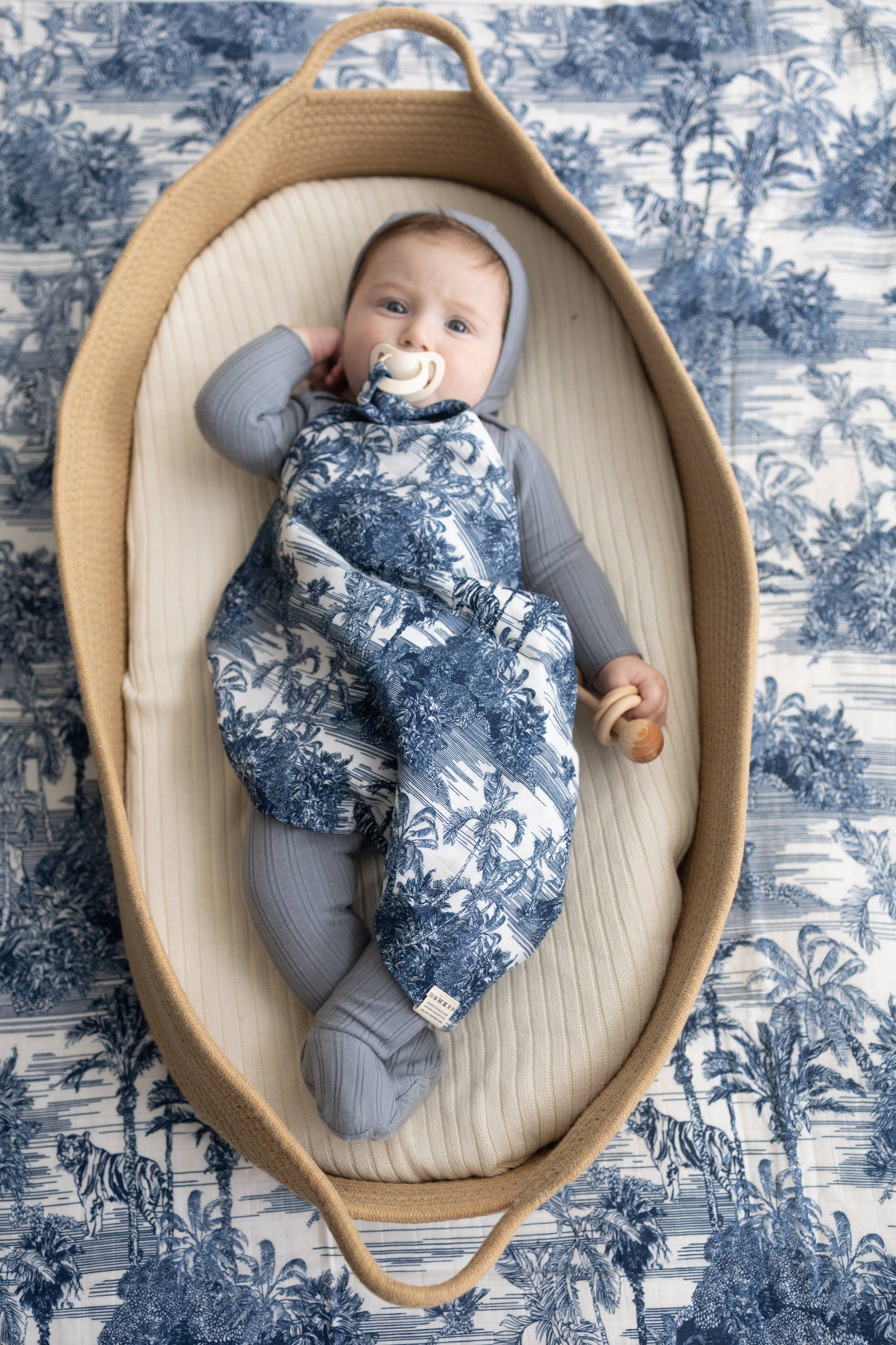 Jungle Toile Muslin Blanket