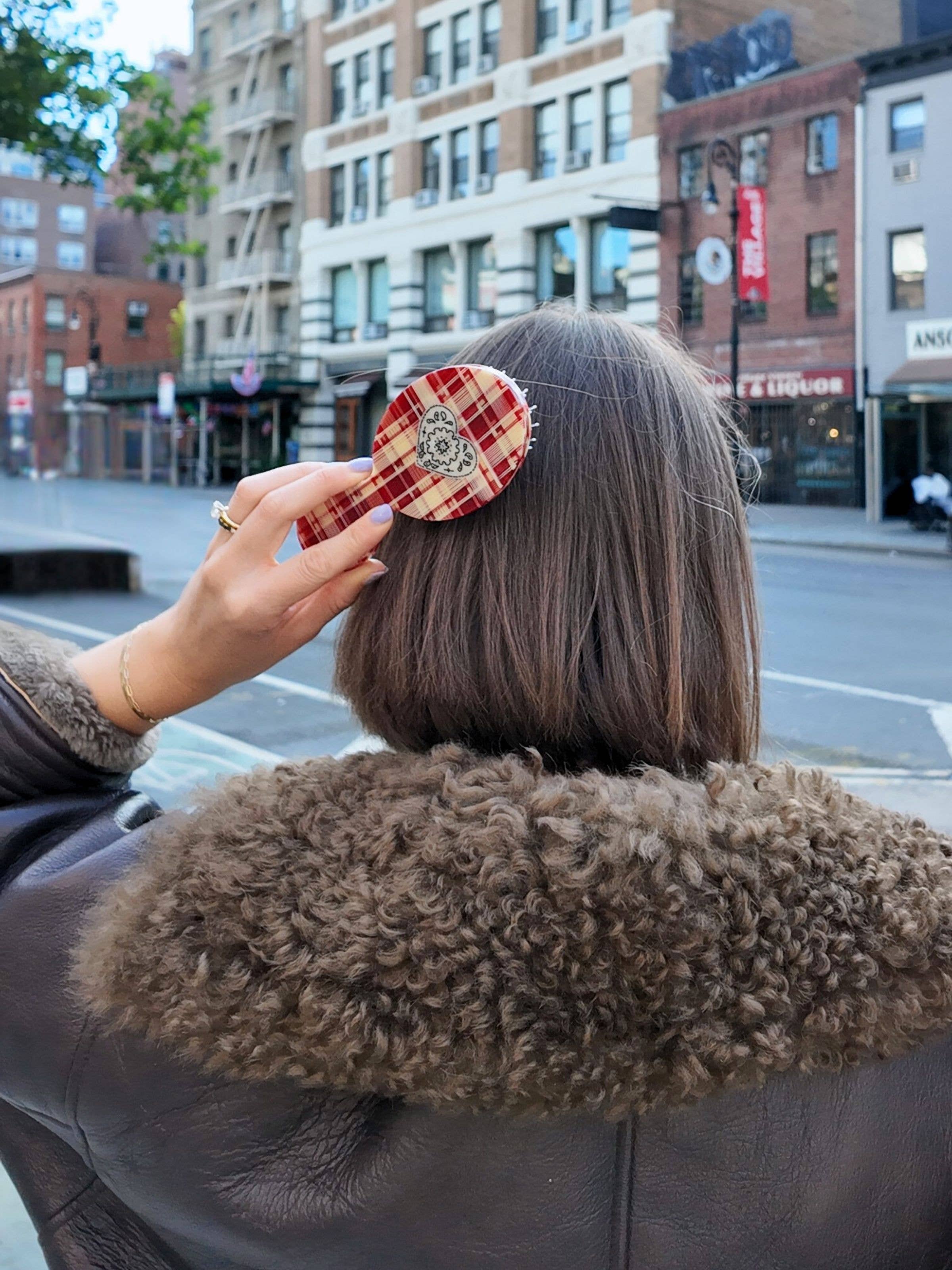 Handbag Hero Brush
