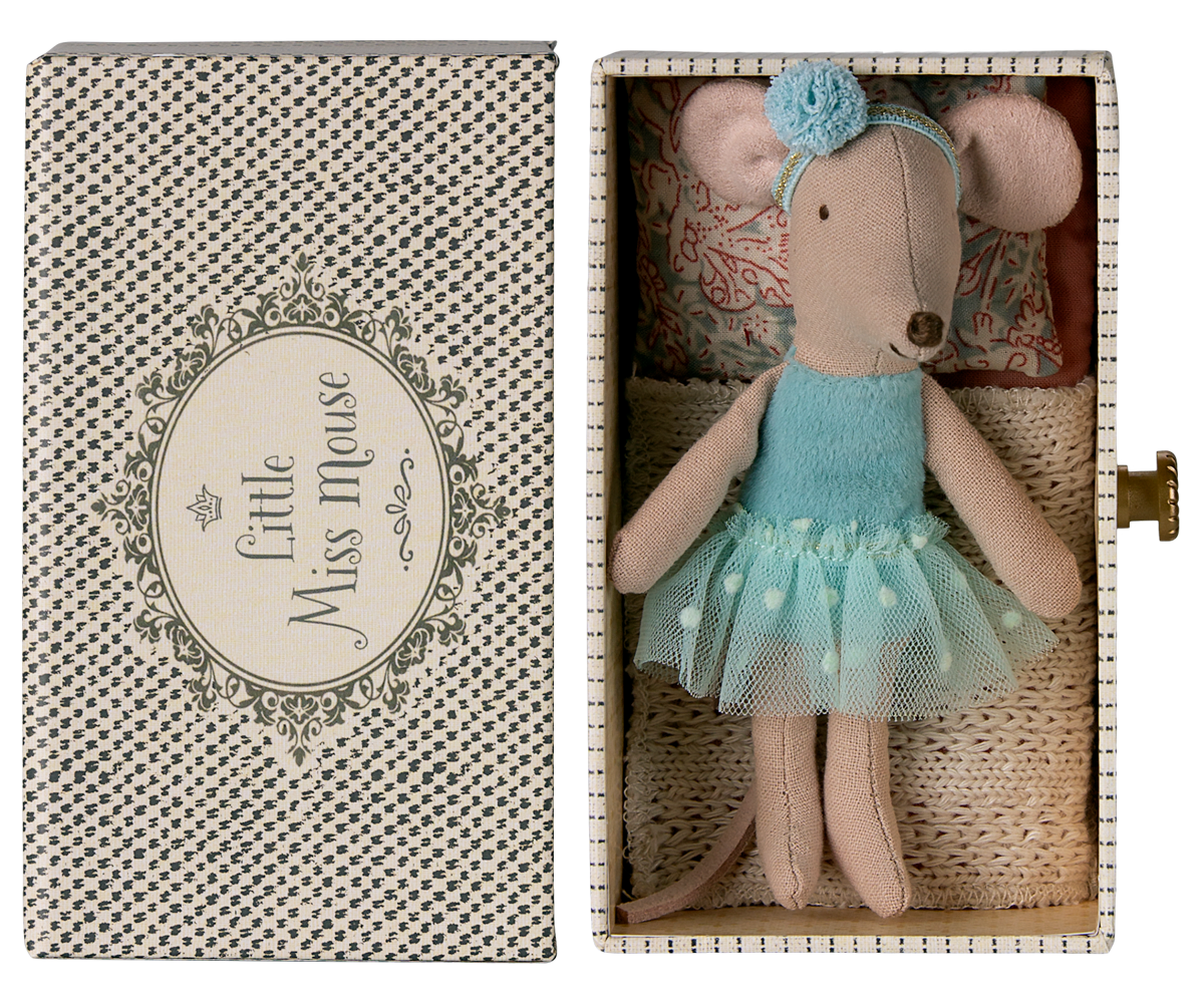 Dance Mouse in a Daybed