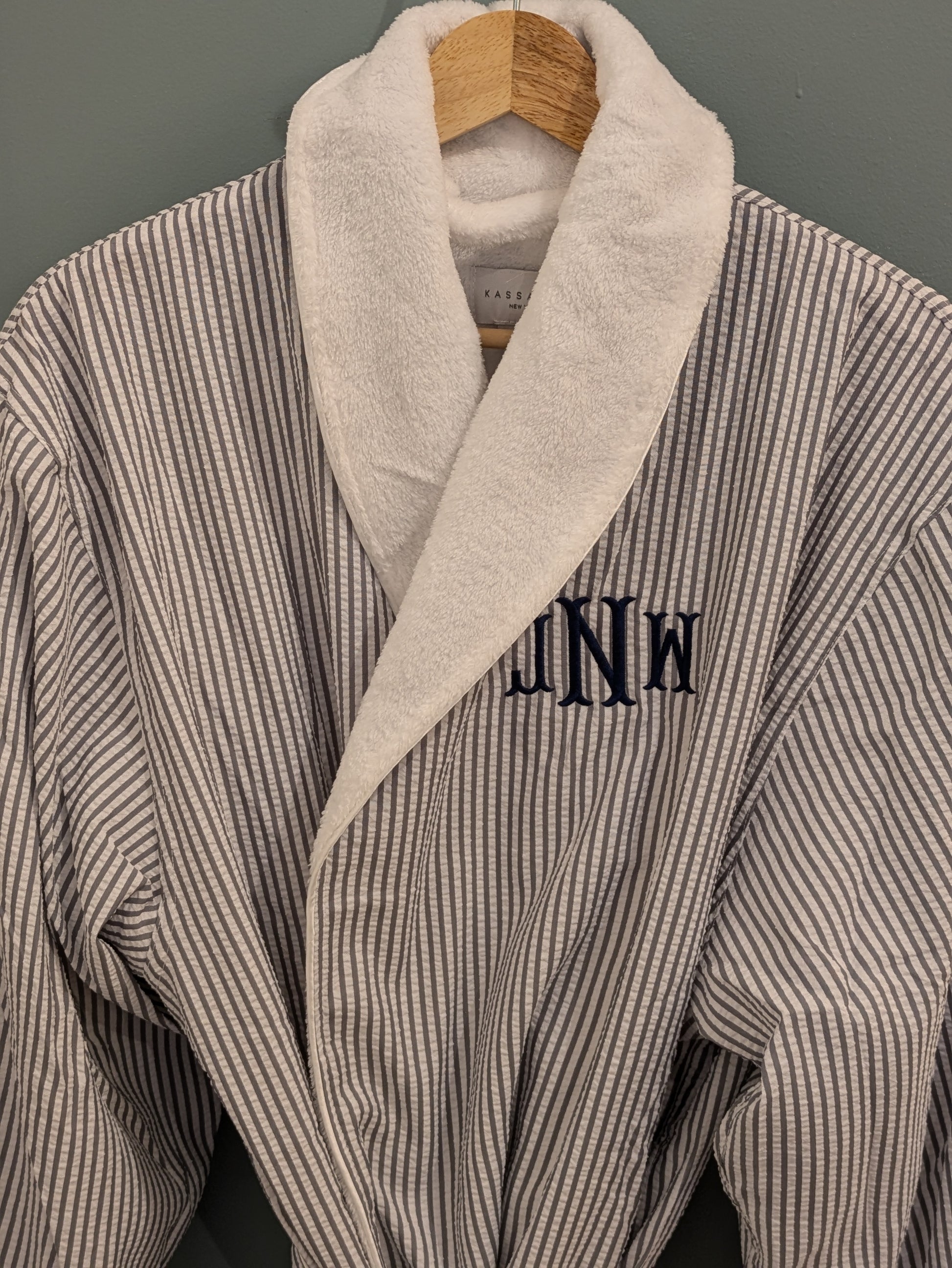 Classic Seersucker Striped Robe - White Grey