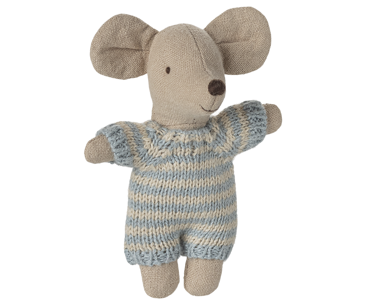Baby Mouse in Carry Cot